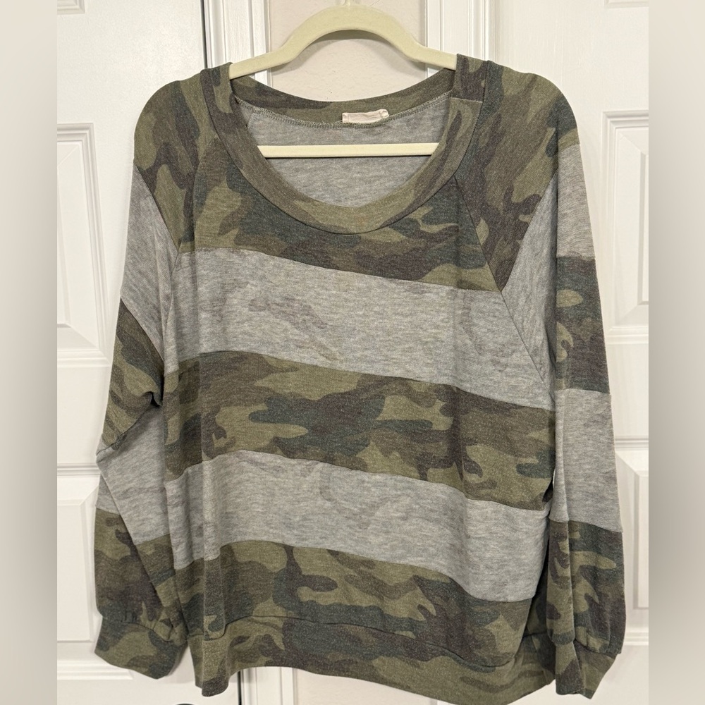 Camo shirt small